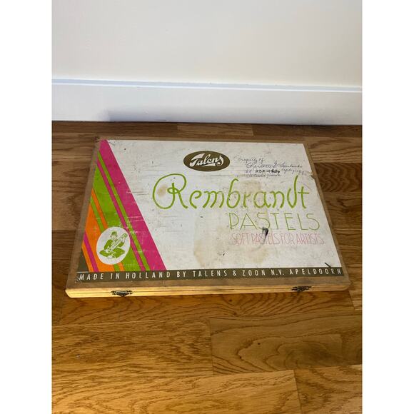 Vintage Rembrandt Soft Pastels by Talens Holland Wooden Box Artist Drawing Media - Picture 2 of 3